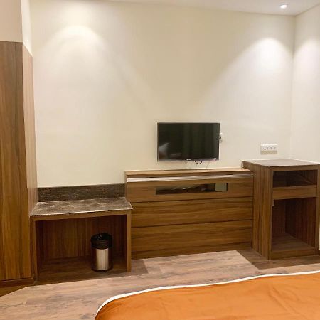 Hotel Amber Rudrapur Exteriér fotografie