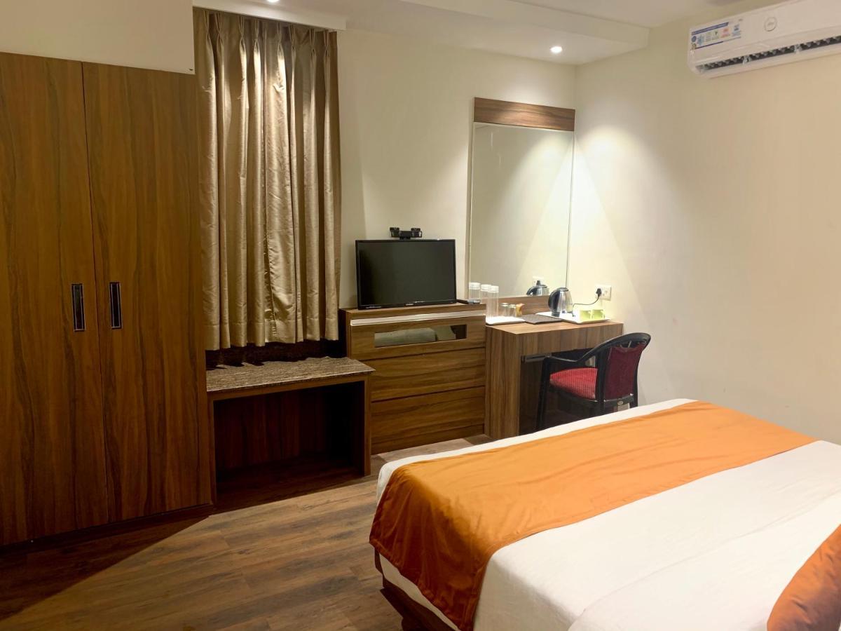 Hotel Amber Rudrapur Exteriér fotografie