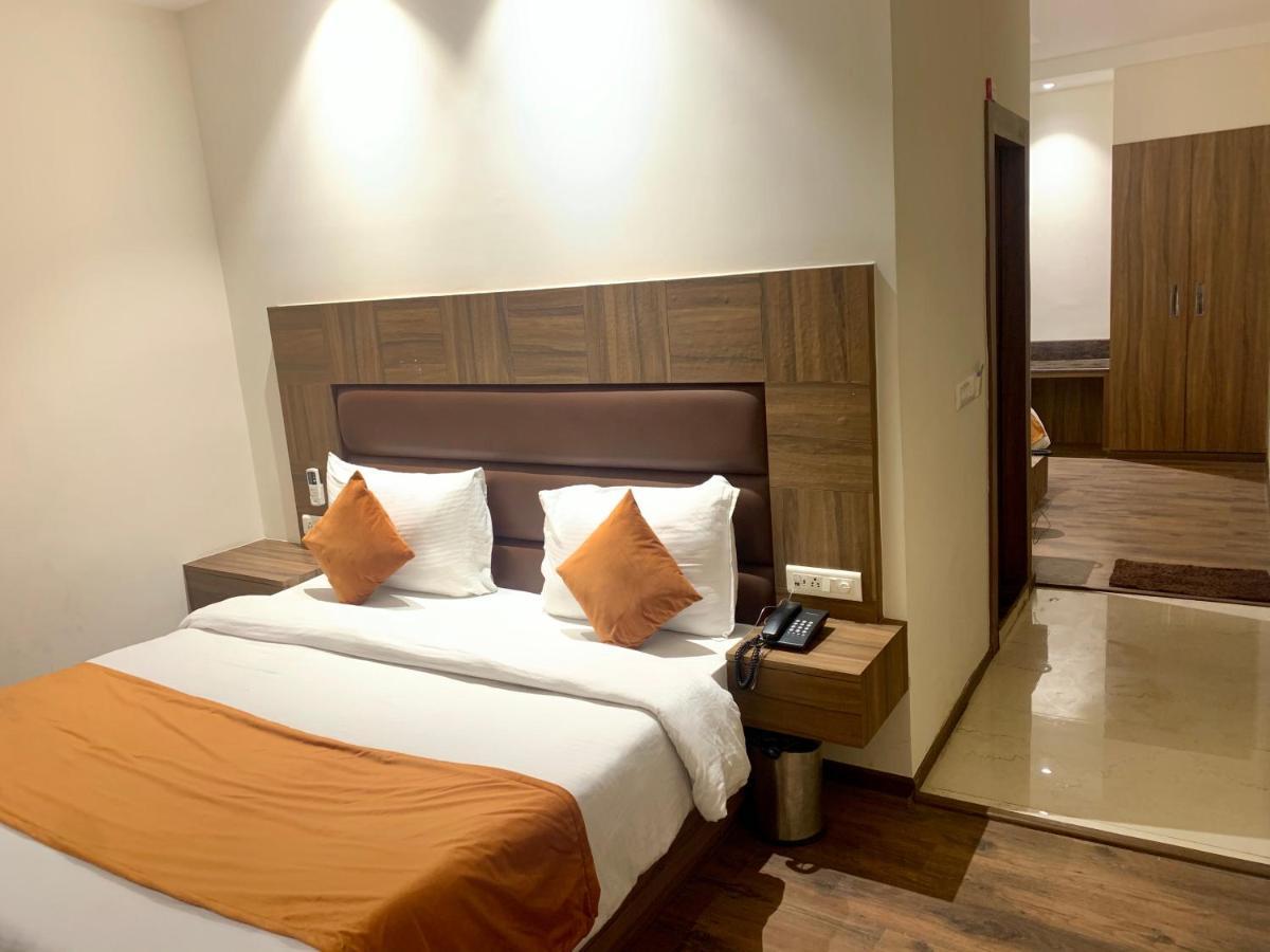 Hotel Amber Rudrapur Exteriér fotografie
