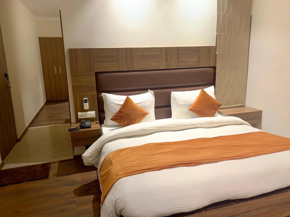 Hotel Amber Rudrapur Exteriér fotografie