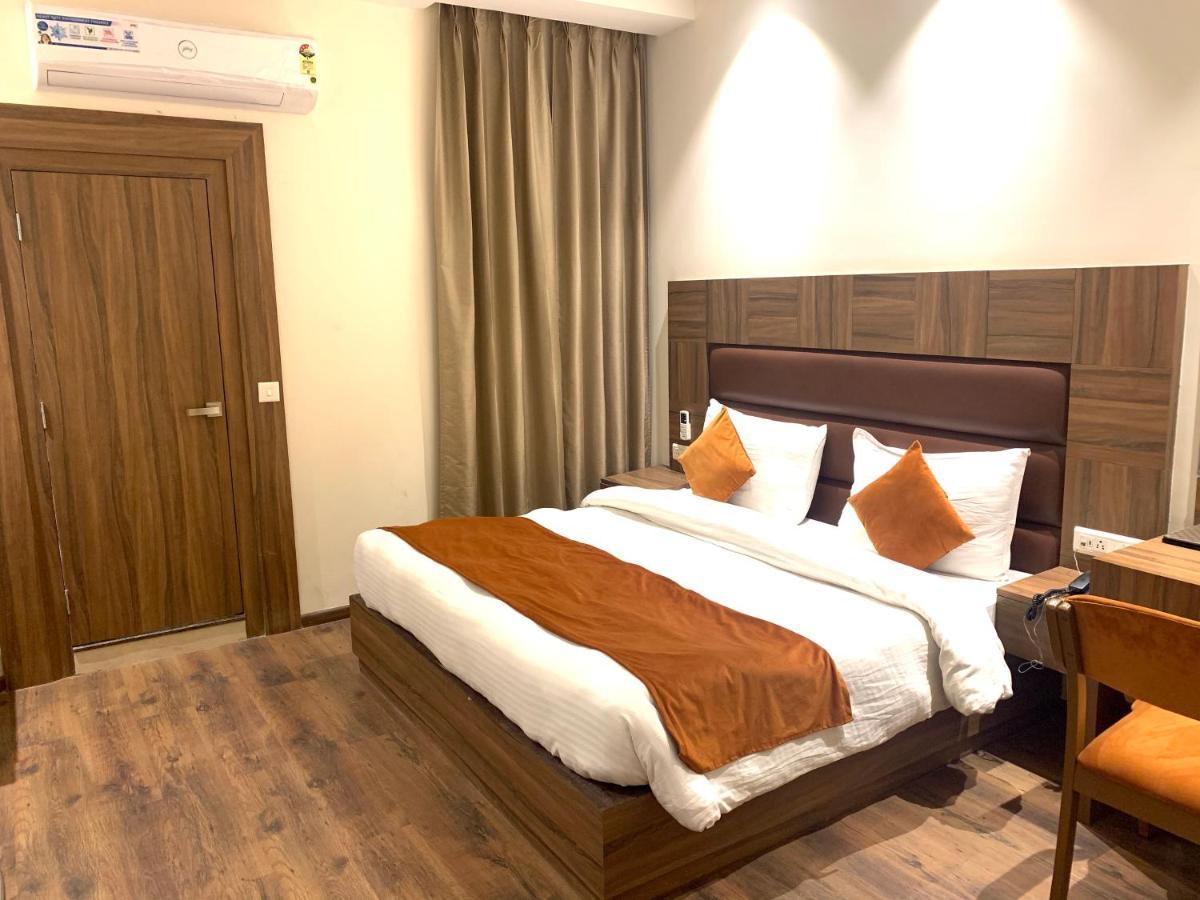 Hotel Amber Rudrapur Exteriér fotografie